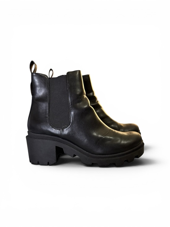 Steve Madden Shoes - Steve Madden Black Leather Chunky Chelsea Boot